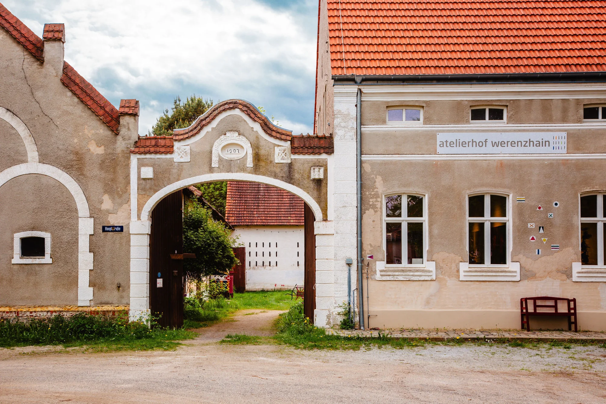 Szene aus dem Film Atelierhof Werenzhain