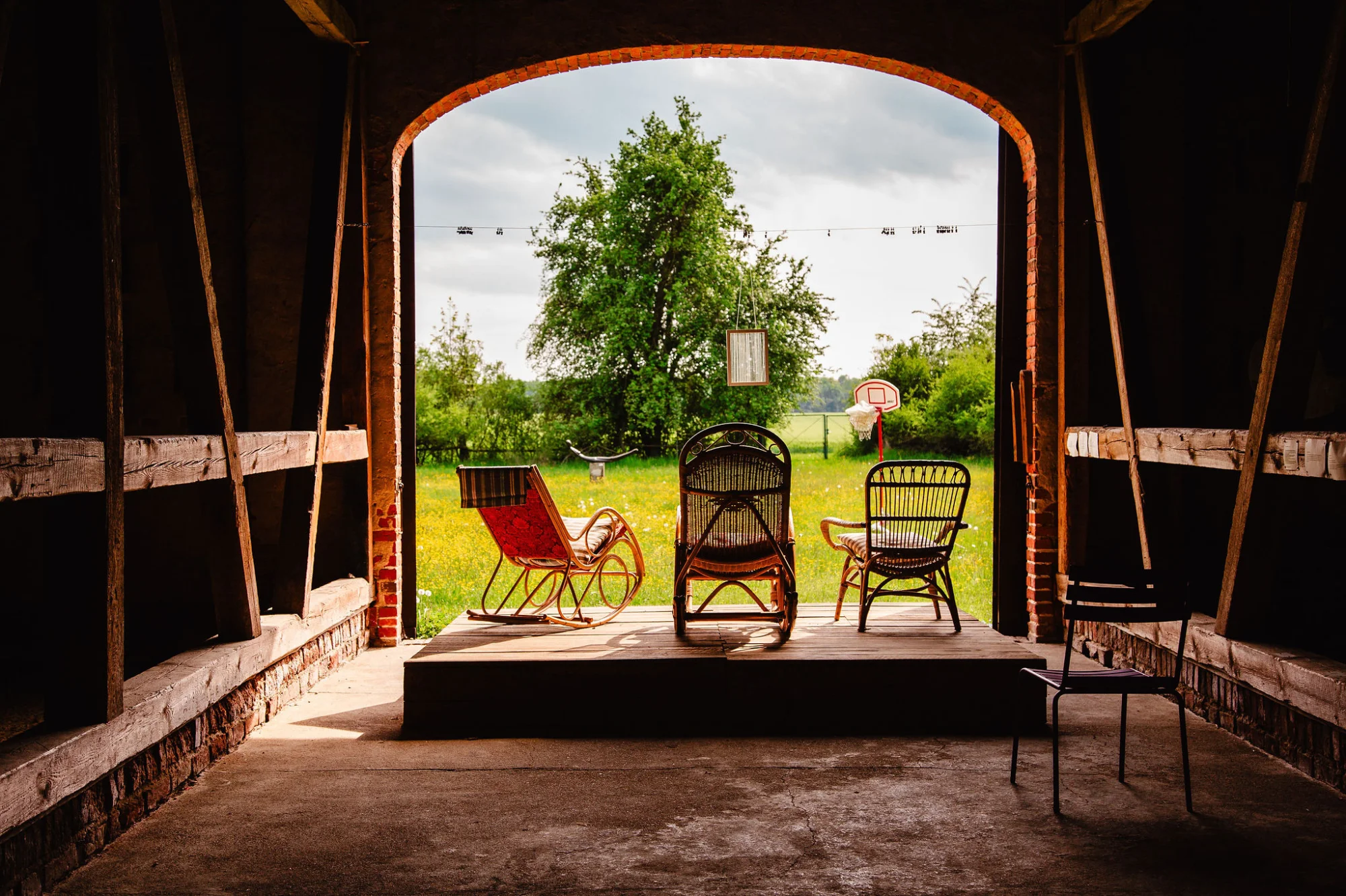 Szene aus dem Film Atelierhof Werenzhain