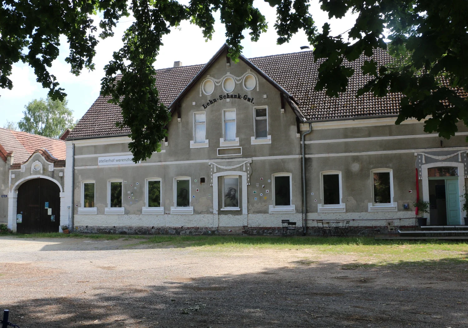 Aussenansicht des Atelierhofs