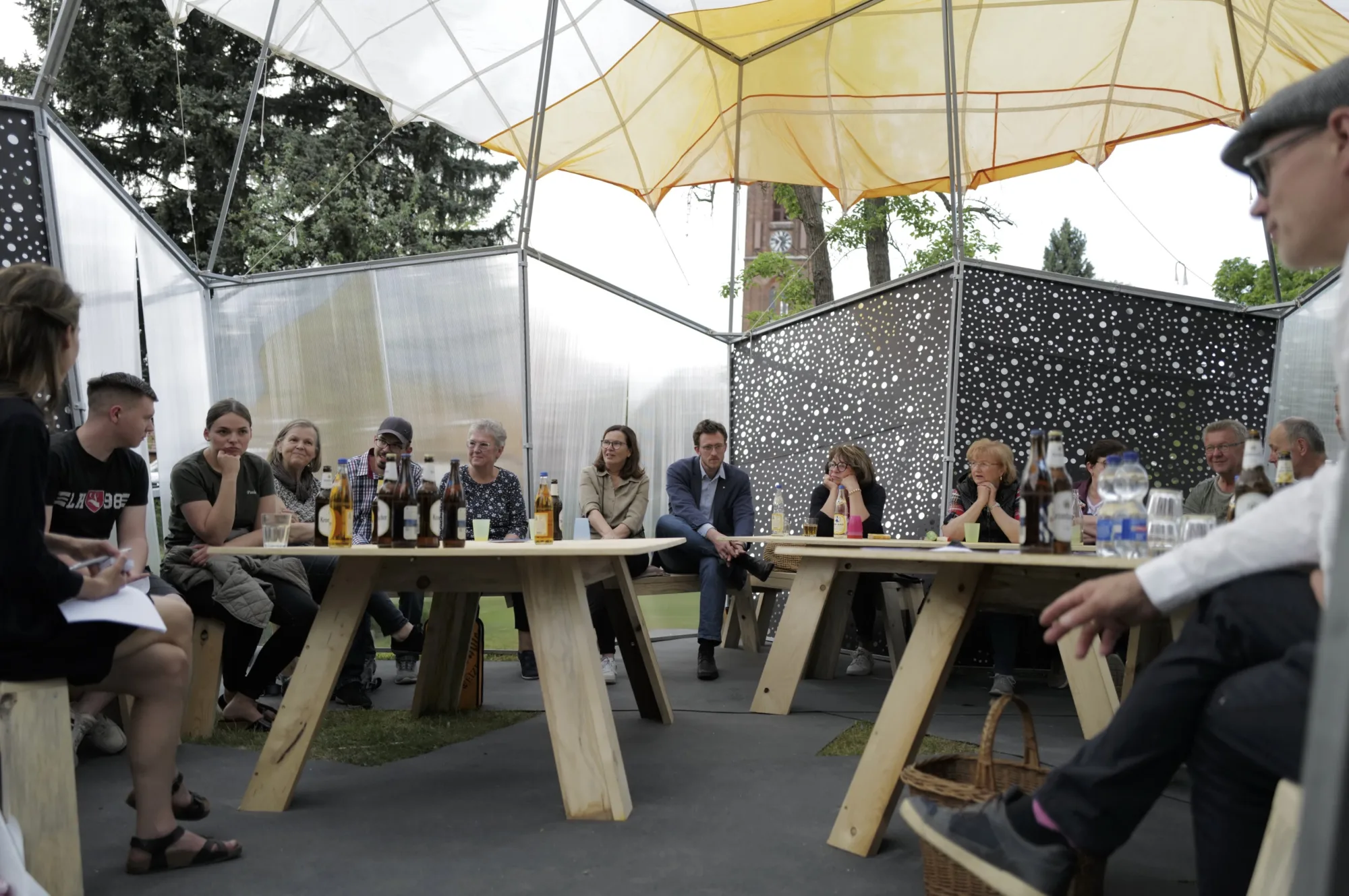 
              POP-UP PARLAMENT              